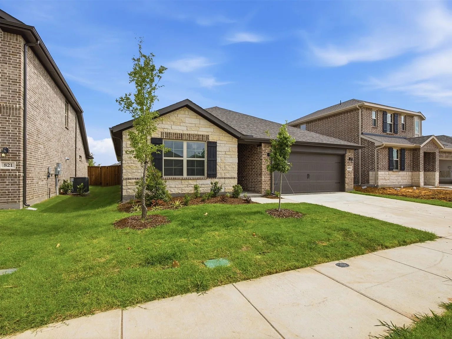 3 bed, 2.0 bath, 1518 sqft, $2,495 — Photo 2