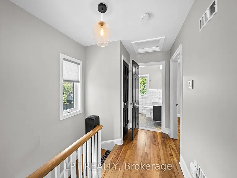 126 Blackburn Ave — Photo 24