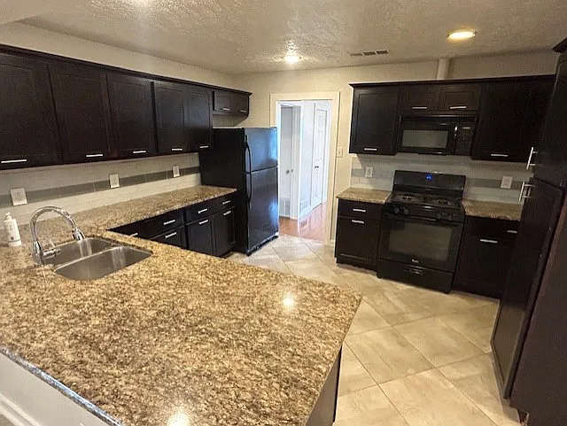 3 bed, 1485 sqft, $1,750 — Photo 3