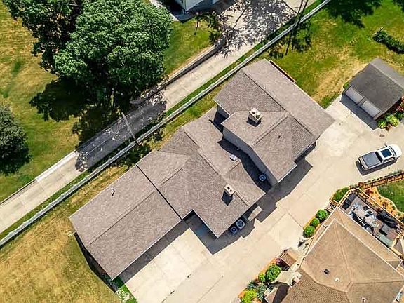 4th image of 2230 S Riverside Drive