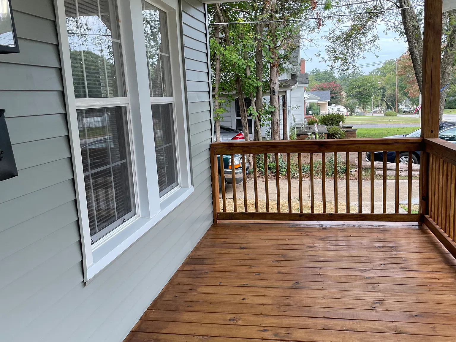 604 E Jefferies St — Photo 2