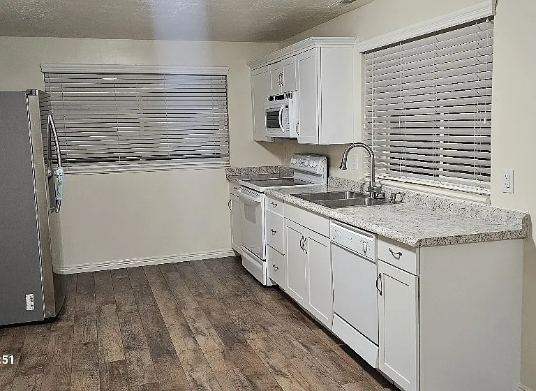 659 W 2325 N — Photo 14