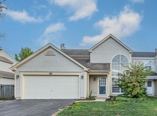 681 Legends Dr, Carol Stream, IL 60188