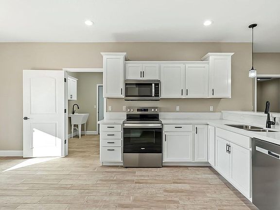 5th image of 2207 E Hayden Way