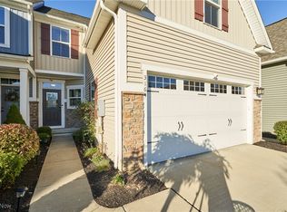 3164 Old Mill Dr, Cuyahoga Falls, OH 44223