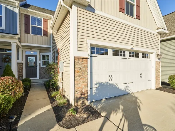 3164 Old Mill Dr, Cuyahoga Falls, OH 44223