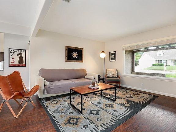 5th image of 2824 Bay Meadows Cir