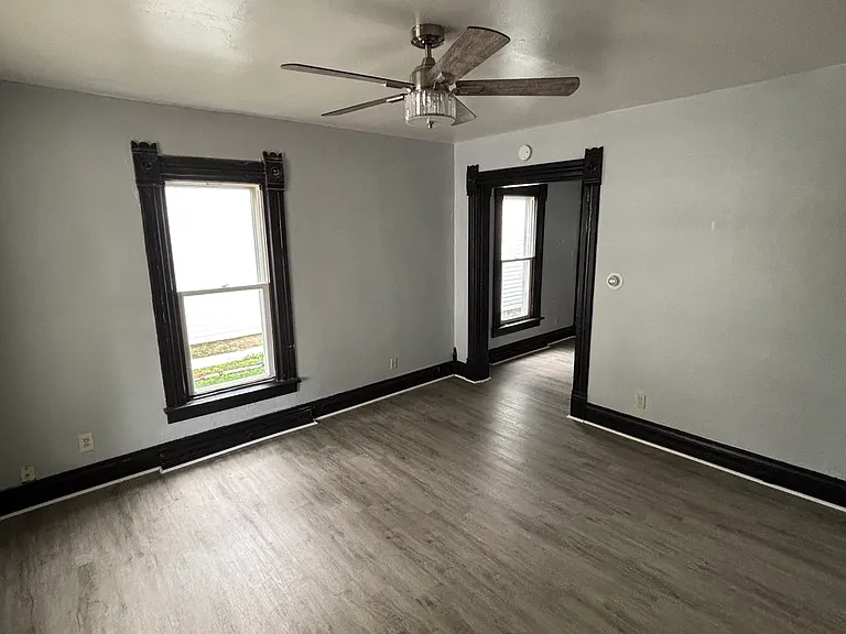 731 Young St — Photo 2