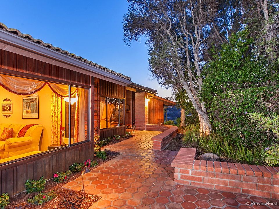 1st image of 933 Vista Del Monte Way