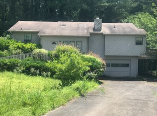 808 Emerald Dr, Powder Springs, GA 30127