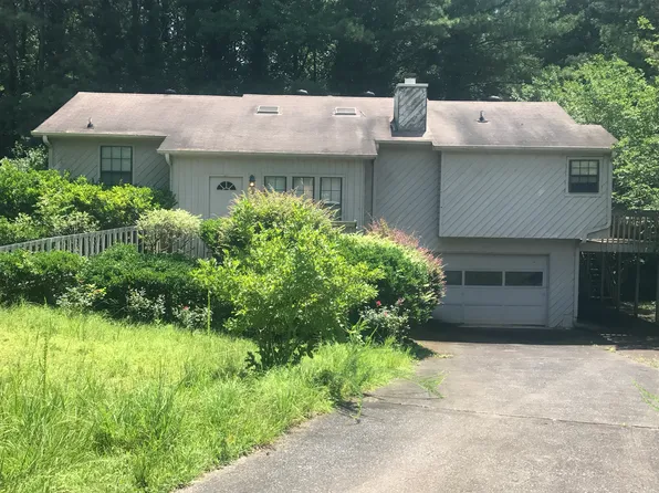 808 Emerald Dr, Powder Springs, GA 30127