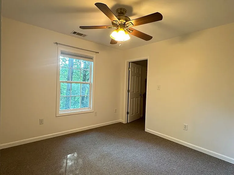 250 Hodgson Dr — Photo 29