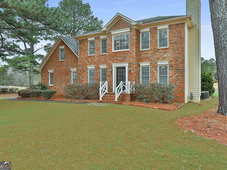 544 Sullivan Rd — Photo 3