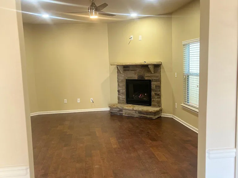 223 Heatherwood Ln — Photo 5