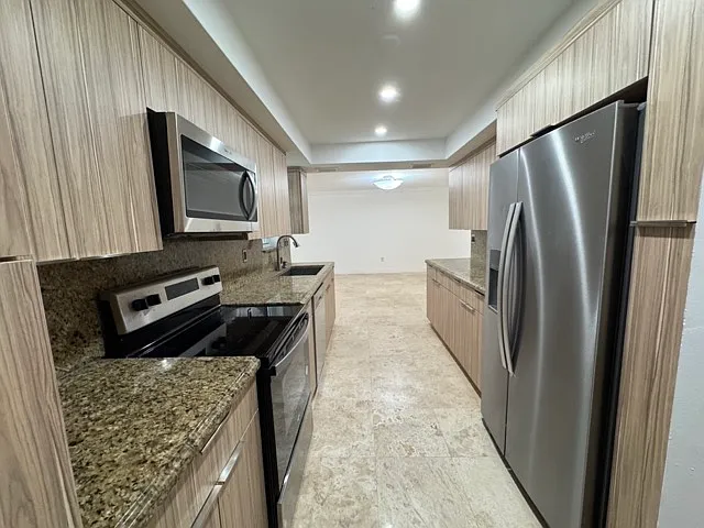 801 NW 14th Ct — Photo 35
