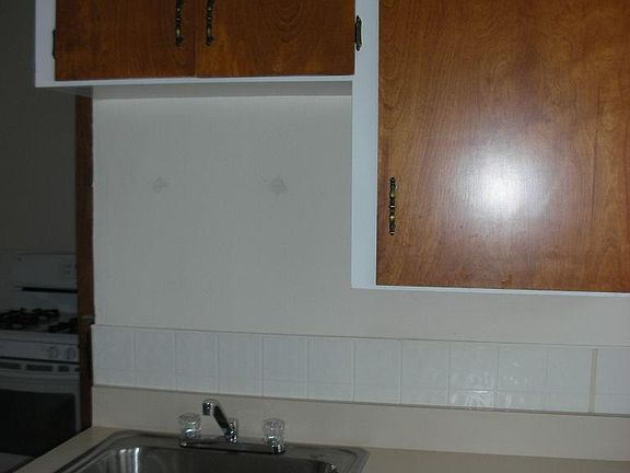 3rd image of 254 Tremaine Ave APT 16