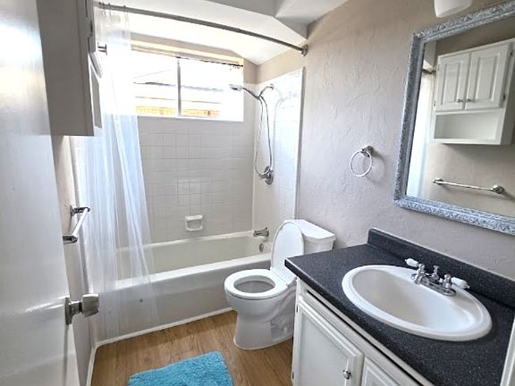 Large bathroom with storage. Shower equipped with a new long handheld spray with 10 functions.