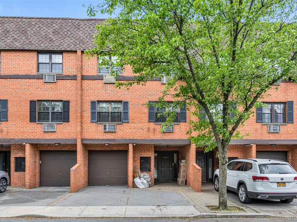 220-30 64th Avenue 3rd fl, Bayside, NY 11364