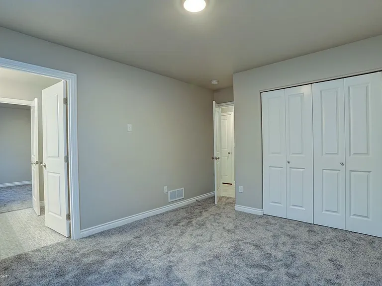 1455 E Esty Dr — Photo 27