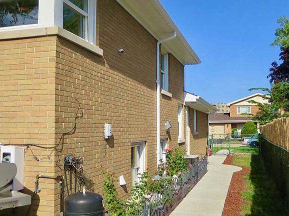 5th image of 7110 N Kilpatrick Ave