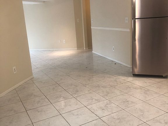 5th image of 1428 Victory Blvd #1