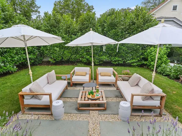 13 Mortimer Dr, Old Greenwich, CT 06870