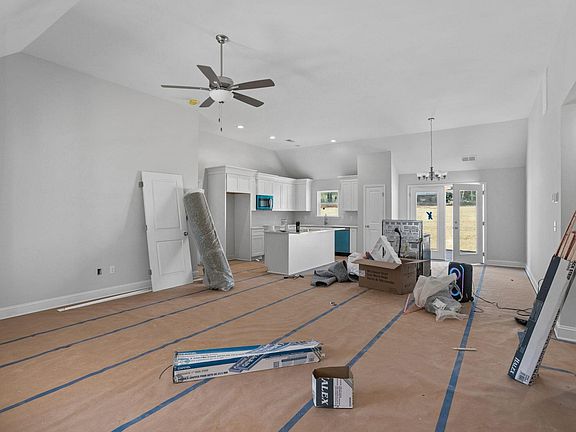 5th image of 213 Buckingham Rd