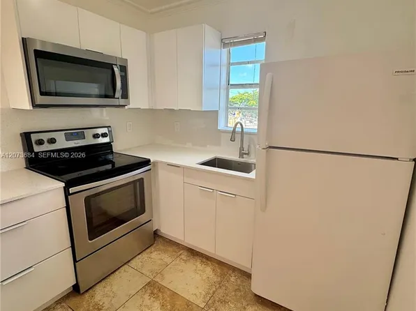 1020 SW 7th St #Townhouse 9, Miami, FL 33130