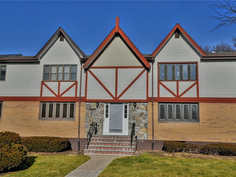 1st image of 2 Somerset Drive