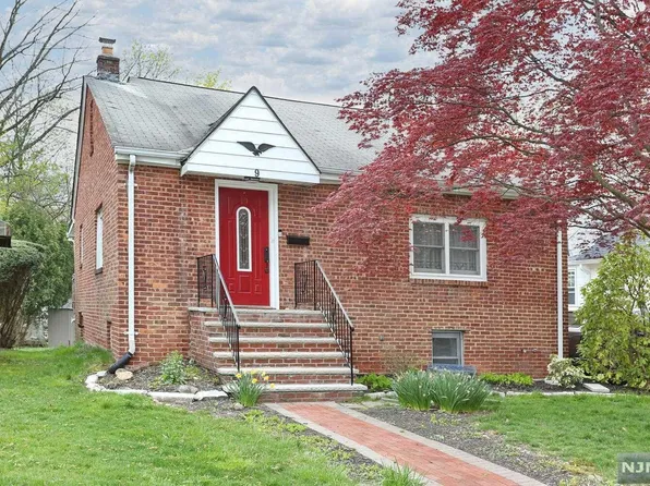 9 Smith St, Waldwick, NJ 07463