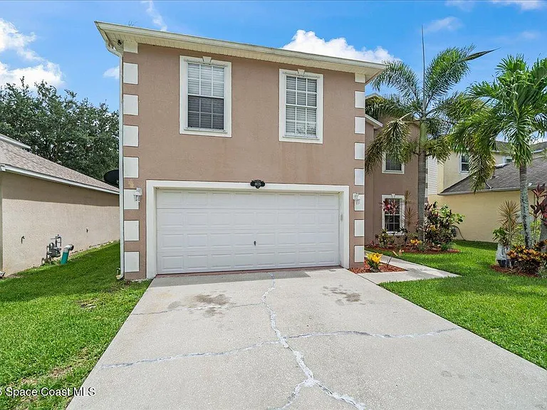 4635 Elena Way — Photo 2