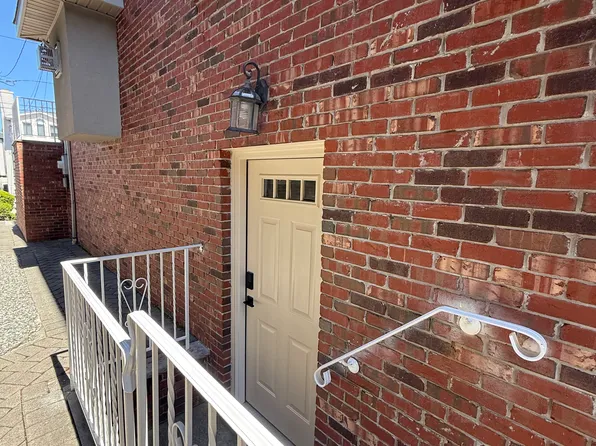 530B 1st St, Palisades Park, NJ 07650