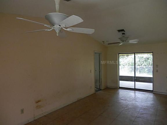4th image of 15035 Carousel Ln