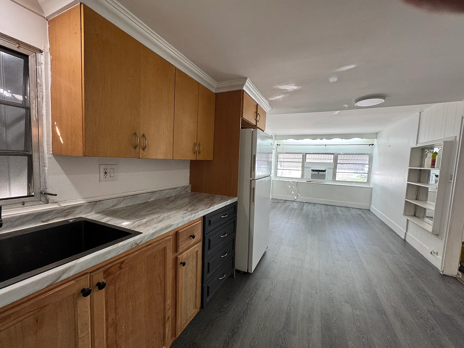 2 bed, 850 sqft, $1,600 — Photo 2
