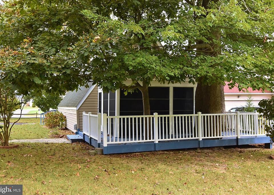 1st image of 22783 Dogwood Dr