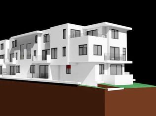 2240 N Beachwood Dr, Los Angeles, CA 90068