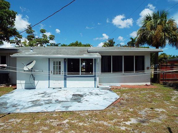 2nd image of 2600 SW 5th Street
