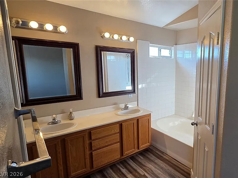 1132 Castle Point Ave — Photo 15