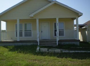 878 Engelke Rd, Niederwald, TX 78640