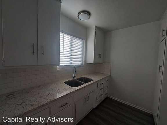 5th image of 799 E 46th St APT 17