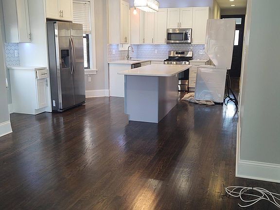 4th image of 3239 N Damen Ave