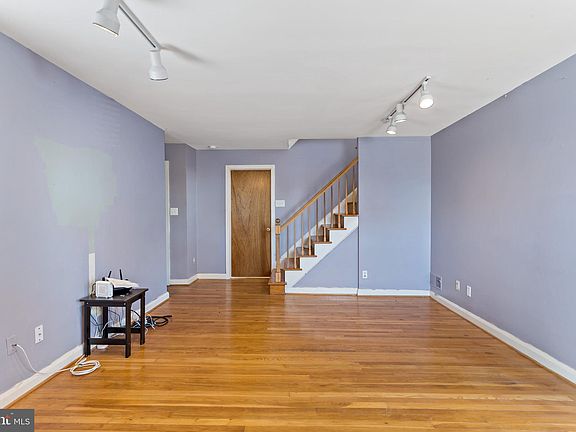 4th image of 208 S Mont Valla Ave