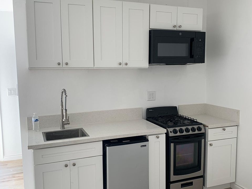 1st image of 66310 1st St APT 5