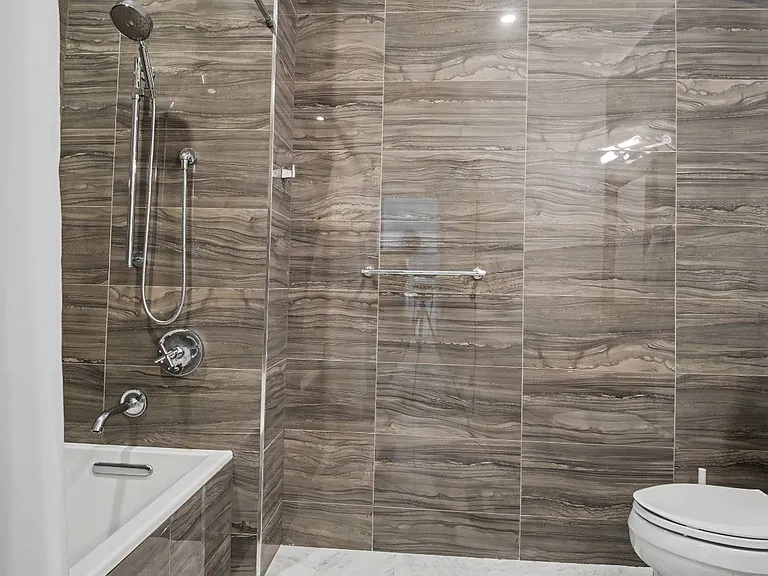 100 Garvies Point Rd #1005 — Photo 18