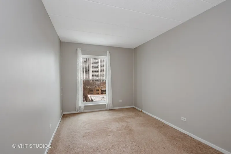 711 W Gordon Ter Unit 813 — Photo 4