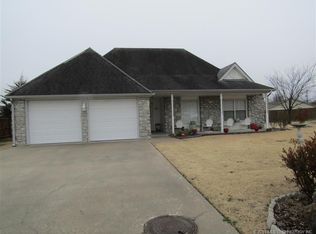 1209 Pebbles Ln, Tahlequah, OK 74464