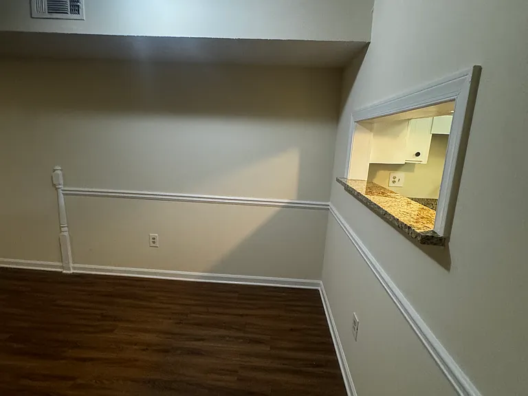 482 Huntington Rd — Photo 20