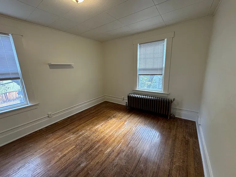 616 S Grand Ave — Photo 3