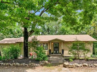55 Ridgeway Ave, Eureka Springs, AR 72632