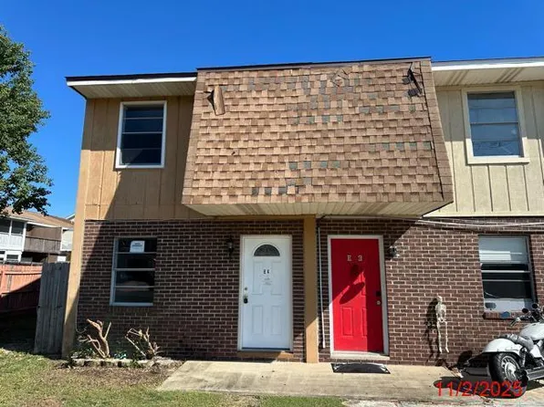 145 4th Ave APT E4, Shalimar, FL 32579